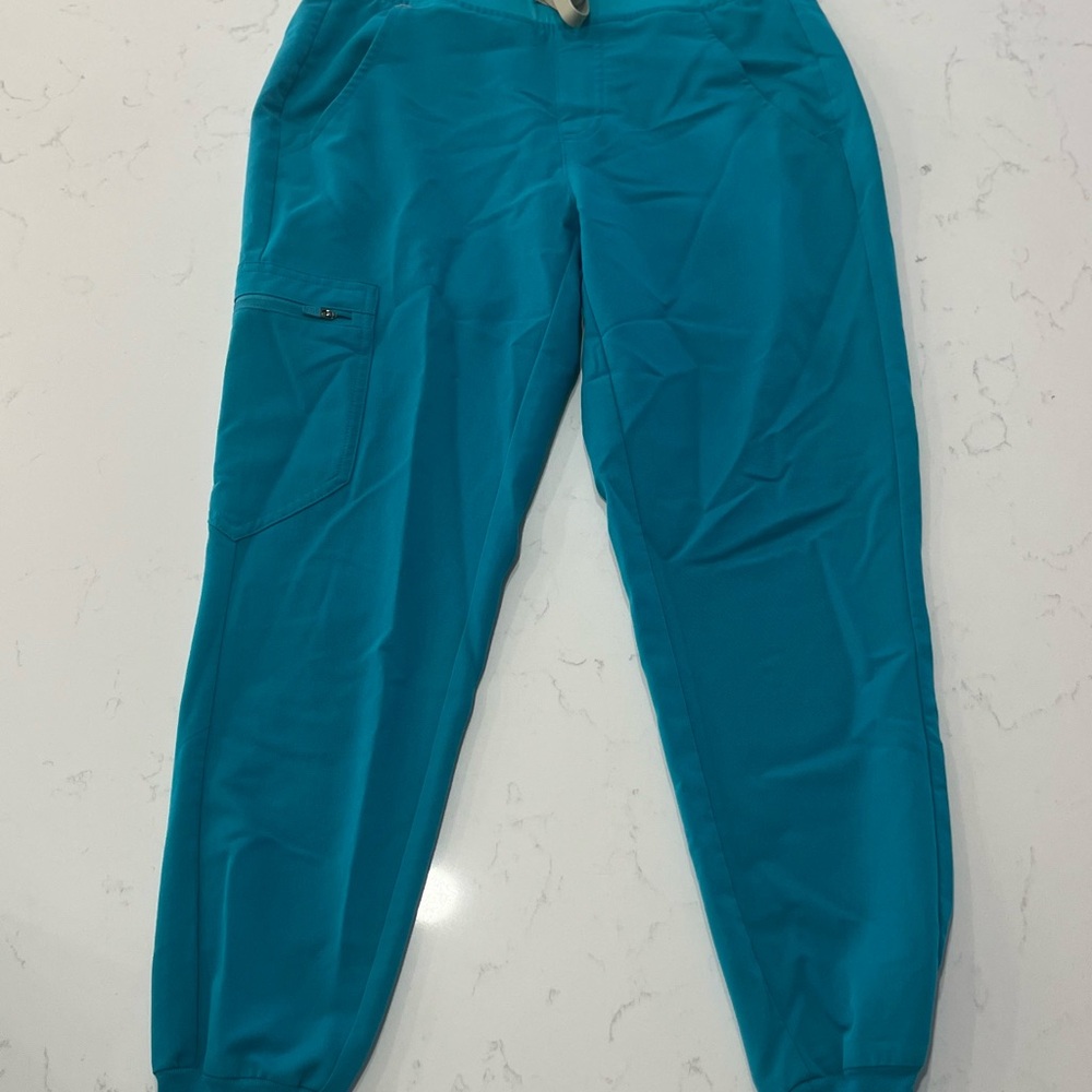 Figs Technical Collection in Vibrant Teal